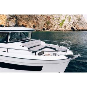 Barco Jeanneau Merry Fisher 895 Serie Sport 2026 con Eslabón de 2.99m y Casco de GRP - Product Image 5