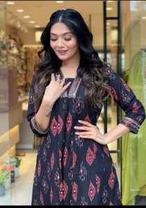 Dernière vente chaude Chikankari fil blanc travail avec broderie à la main coupe droite Kurti Collection par Royal Export - Product Image 2