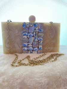 Nouvel arrivage Pochette en résine à la mode au design unique sac à main de soirée - Product Image 4