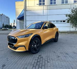 NEAT 2022, Mustang Mach-E 98 kWh I, Bajo kilometraje, Transmisión automática, Techo solar panorámico, Luces LED, Luces diurnas LED - Product Image 1