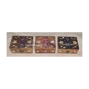 Magnifique boîte de rangement à bijoux en pierre de savon naturelle de forme rectangulaire, finition fine et incrustation multicolore en pierre de savon - Product Image 1