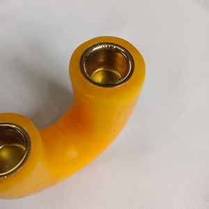 Bougeoir en résine pour la décoration intérieure Finition dorée brillante et polie Bougeoir Menorah de style ange pour CASA - Product Image 1