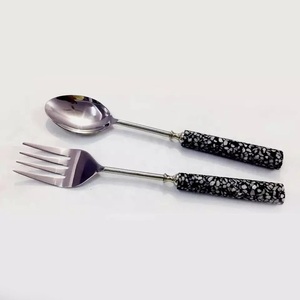Último juego de cubiertos de metal de cinco con mango de metal Nuevo juego de cubiertos de metal en el precio al por mayor en la venta de alta calidad - Product Image 4