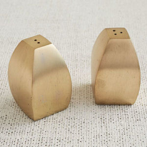 Condimento de mesa de comedor elegante al por mayor hecho de sal de cobre martillado y tarro de pimienta perfecto para uso en mesa de restaurante de hotel - Product Image 3