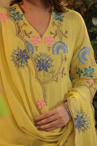 Ensemble Kurti imprimé tendance en soie Chanderi lourde indienne et pakistanaise, couleur pastel fantaisie, pour soirée, tenue décontractée - Product Image 4