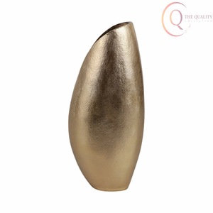 Elegante Florero de Metal para Mesa con Forma Refinada, Ideal para Mesas Decorativas, Estantes y Arreglos Florales - Product Image 5