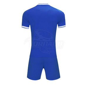 Precio razonable, uniformes de fútbol personalizados sublimados transpirables de secado rápido ecológicos, logotipos de colores personalizados 2023 para hombres y adultos - Product Image 2