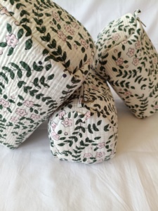 Quilted Cotton Floral Pattern Makeup Bag <b>Medium</b>/Small Travel Cosmetic Carry Pouch Zipper Manufacturer Wholesaler Cosmetic <b>Case</b> - Product Image 4