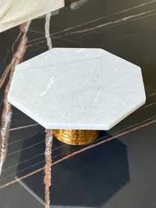 Support pour desserts et pâtisseries de grande taille en marbre et métal de forme personnalisée - Product Image 2