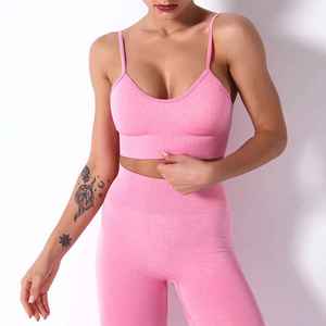 Conjunto de ropa de yoga personalizada para mujer, diseñado para brindar flexibilidad, rendimiento y comodidad durante actividades de fitness y bienestar. - Product Image 6