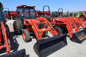 Tracteur Kioti DK4720SEH CAB à vendre - Product Image 2