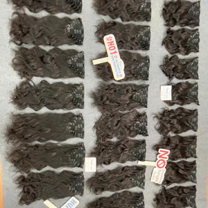 Extension de cheveux vietnamiens à clipser Cheveux naturels ondulés de couleur noire Grand en stock vente en gros jusqu'à 30 $ - Product Image 1