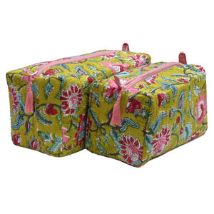 Bossanova Blue Gud Indian Hand Block Trousse de toilette imprimée Porte-monnaie Sac cosmétique Ensemble de deux sacs Ouilted au prix le plus bas - Product Image 3