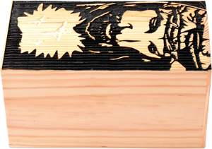 Handcrafted Pinewood Urnสําหรับเถ้ามนุษย์Celic Crossและพระเยซูใบหน้ากล่องไม้ - Burying Urnสําหรับเถ้าHandcraftedขนาดใหญ่Urn - Product Image 6