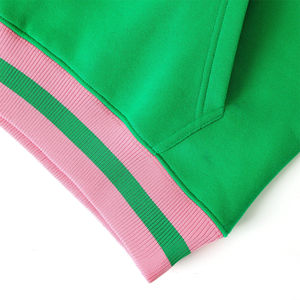 เสื้อฮู้ดดี้ขนแกะพรีเมียม Green Prep สำหรับทุกเพศ ปักลายเชนิลล์ กระเป๋าจิงโจ้ ปลายแขนเสื้อแบบริบ ทนทาน บุด้วยผ้าฝ้ายออร์แกนิค 100% - Product Image 3