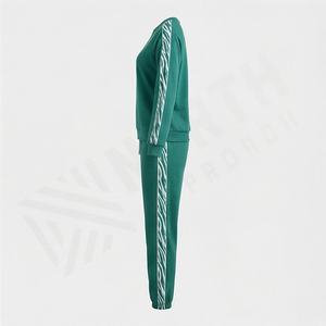 ชุดวอร์มออกกำลังกาย เสื้อครอป ฮู้ดดี้ กางเกงจ็อกเกอร์  รับผลิตตามแบบ  โลโก้สั่งทำ  ขายส่ง  ระบายอากาศได้ดี  แฟชั่น  สำหรับออกกำลังกาย ฟิตเนส เล่นกีฬา - Product Image 3