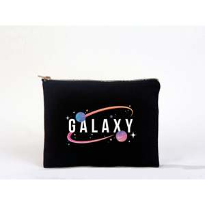 กระเป๋าคลัทช์สีดำปักโลโก้ตามสั่ง ขนาด 8x6 นิ้ว กระเป๋าใส่เครื่องสำอางแบบเปิดปิด ใช้งานได้จริง เป็นมิตรกับสิ่งแวดล้อม เหมาะสำหรับเพื่อนเจ้าสาว - Product Image 6
