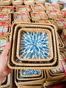 Plateau en rotin avec incrustation de nacre, détail en coquille de rotin naturel pour la décoration de la maison, Vietnam par 99 Gold Data - Mme Violet - Product Image 3