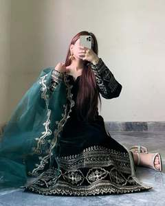 Ensemble Anarkali en velours micro-velours 9000 avec chemise brodée, pantalon en velours et dupatta en organza brodé avec motifs ajourés - Product Image 1