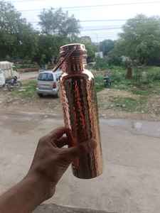 Bouteille d'eau à poignée martelée en cuivre 1000ml récipient à boisson avec martelé à la main 34 floz grande capacité pour une utilisation en extérieur - Product Image 4