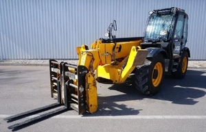 Manipulador Telescópico JCB 535-95 Usado, 4x4, Todoterreno, con Neumáticos Sólidos, Altura de Horquilla de 3m, Bajo Nivel, en Venta - Product Image 4