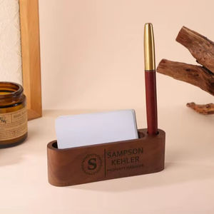 Moderno Porta Tarjetas de Visita de Madera Vintage y Duradero |   Cartera Delgada de Madera Natural para Tarjetas Bancarias |   Hecho a Mano para Uso en Oficina - Product Image 1