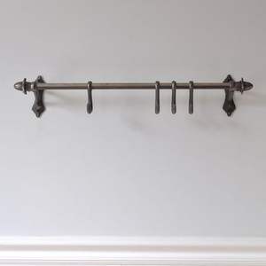 Porte-serviettes en métal design avec poignée sculptée et finition polie, écologique, durable, à fixer au mur pour une décoration de salle de bain moderne - Product Image 6