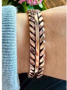 Bracelet en cuivre de qualité export avec finition conçue pour un usage quotidien, des cadeaux et une durabilité à long terme - Product Image 4