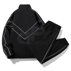 Survêtement rétro pour homme, idéal pour l'été et le quotidien, avec une coupe confortable et un tissu respirant pour un style décontracté et urbain. - Product Image 2