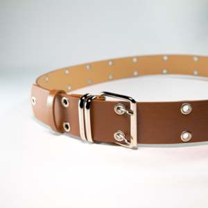 Cinturón Casual para Mujer con Detalle de Ojales y Hebilla de Acero - Product Image 2