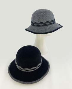 Chapeau Bob Réversible Personnalisé pour Femme, Imprimé All-Over, en Laine, Style Créateur de Mode - Product Image 5