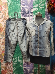 Conjunto de pijama de mezcla de seda suave para mujer, Sari inspirado en noches de verano, regalo único para novia, damas de honor, seres queridos, ropa de dormir - Product Image 4