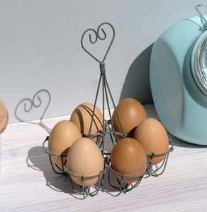 Estantes de huevos decorativos para exhibición de huevos frescos de granja en cocinas rústicas hechas de hierro sólido con acabado antiguo - Product Image 3