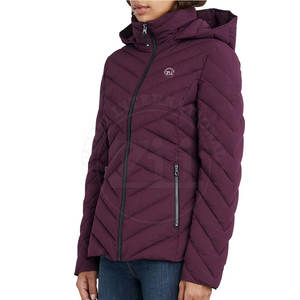 Veste d'hiver pour femme personnalisée avec logo, imperméable, pour usage extérieur, à capuche, légère, en nylon et polyester, vente en gros - Product Image 3