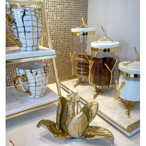 Jarrón de Metal Simple con acabado dorado, elegante acento decorativo para mesas de comedor, oficinas y exhibición de arreglos florales para interiores - Product Image 4