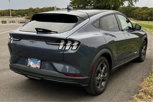 LISTO PARA CONDUCIR - USADO, VOLANTE A LA IZQUIERDA |   Volante a la derecha |   Ford Mustang Mach-E Select AWD 2021 - Product Image 4