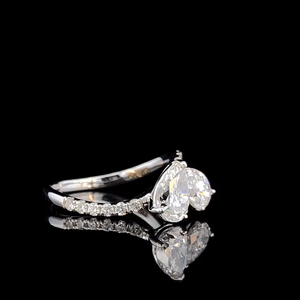 Bague Toi et Moi en diamant de laboratoire taille poire 2,00 CTW certifiée SGL, or massif 14 carats |   Bague de fiançailles pour femme - Product Image 1