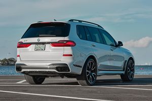 BMW X7 xDrive40i AWD Plus 2021 d'occasion en excellent état, sans accident, conduite à gauche/droite - Product Image 3