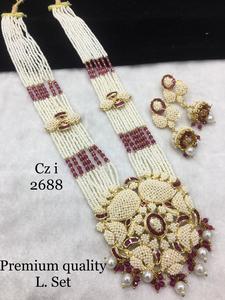 Impresionante conjunto de collar y aretes de Kundan Moissanite para bodas y compromisos. - Product Image 6