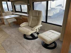 Bien mantenido Limpio 2006 Tiffin Motorhomes PHAETON 40QDH - Product Image 5