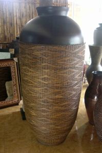 Grand vase en céramique magnifique et ornement pour la décoration de la maison, produit en poterie et en émail - Product Image 2