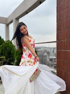 Salwar Kameez Tradicional de Fiesta, Diseño Indio, Seda Chinon Pesada, Bordado con Lentejuelas, Trabajo de Codificación, Relieve, Georgette Sintética - Product Image 2