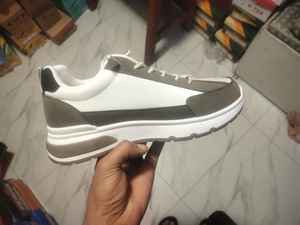 รองเท้าฟิตเนสน้ำหนักเบาสำหรับการเคลื่อนไหวที่แอคทีฟ ประสิทธิภาพการใช้งานที่สะดวกสบายในทุกฤดูกาล ซับในแบบตาข่ายสำหรับการชกมวย - Product Image 5