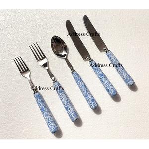 Ensemble de couverts de table écologiques en acier inoxydable de style américain avec poignée en résine à bulles, design élégant, 5 pièces - Product Image 5