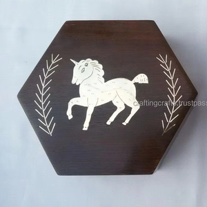 Boîte de rangement de bijoux en bois poli fait à la main avec cadeau polyvalent sur le thème bouddhiste pour les femmes artisanat en bois et panneaux muraux - Product Image 1