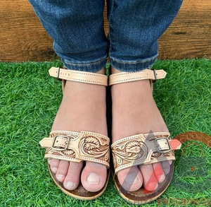 จริงทําด้วยมือของแท้ผู้หญิงสไตล์ตะวันตกTooled Cowhideหนังสบายๆกลางแจ้งFlipflopแบนสีน้ําตาลรองเท้าเปิดนิ้วเท้ารองเท้าแตะ - Product Image 1