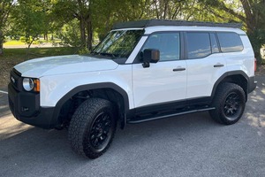 LUXURY RIDE 2025 LAND 1958 con Motor Híbrido Turboalimentado, Tracción en las Cuatro Ruedas Permanente - Product Image 6