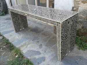 Console en incrustation d'os faite à la main de qualité supérieure de haute qualité Console en bois massif à quatre tiroirs Bureau Meubles en bois indiens - Product Image 2