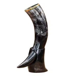 Corne à boire médiévale Viking faite à la main véritable corne de buffle naturelle par artisanat en croissant - Product Image 1