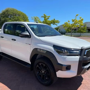 Toyota Hilux 2.8 GD6 Legend DC Automática 4x4 Diésel Opciones De Combustible Eléctrico Interior Claro Oscuro Tamaño De Llanta R18 Control De Crucero Adaptativo Tracción Delantera Izquierda 2023 - Product Image 1